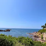 Duplex 6 Personnes à 2 Min De La Avec Parking Appartement Saint-Raphaël