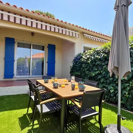Duplex 6 Personnes A 2 Min De La Avec Parking Apartmán Saint-Raphaël